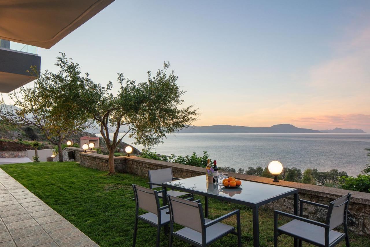 Pietra Di Mare Aparthotel Petres  Exterior photo