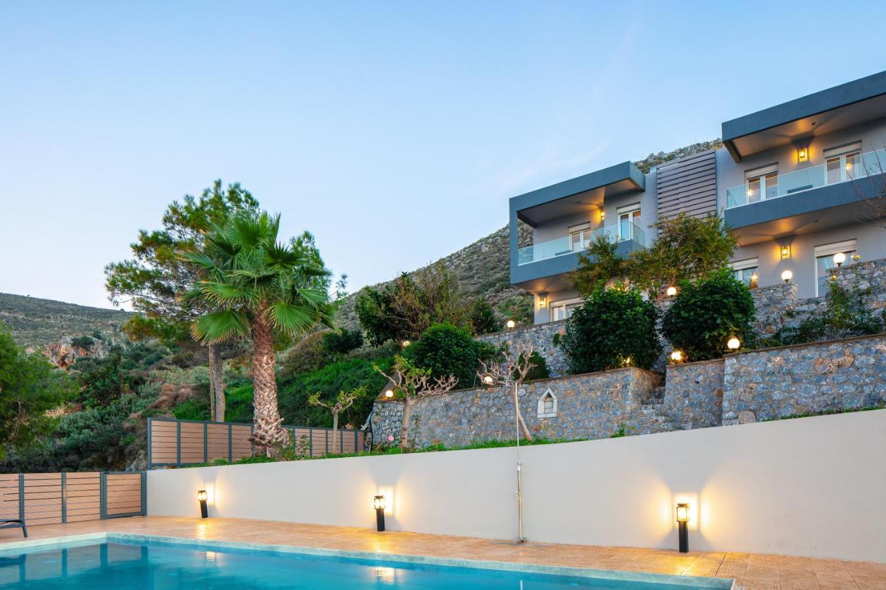Pietra Di Mare Aparthotel Petres  Exterior photo