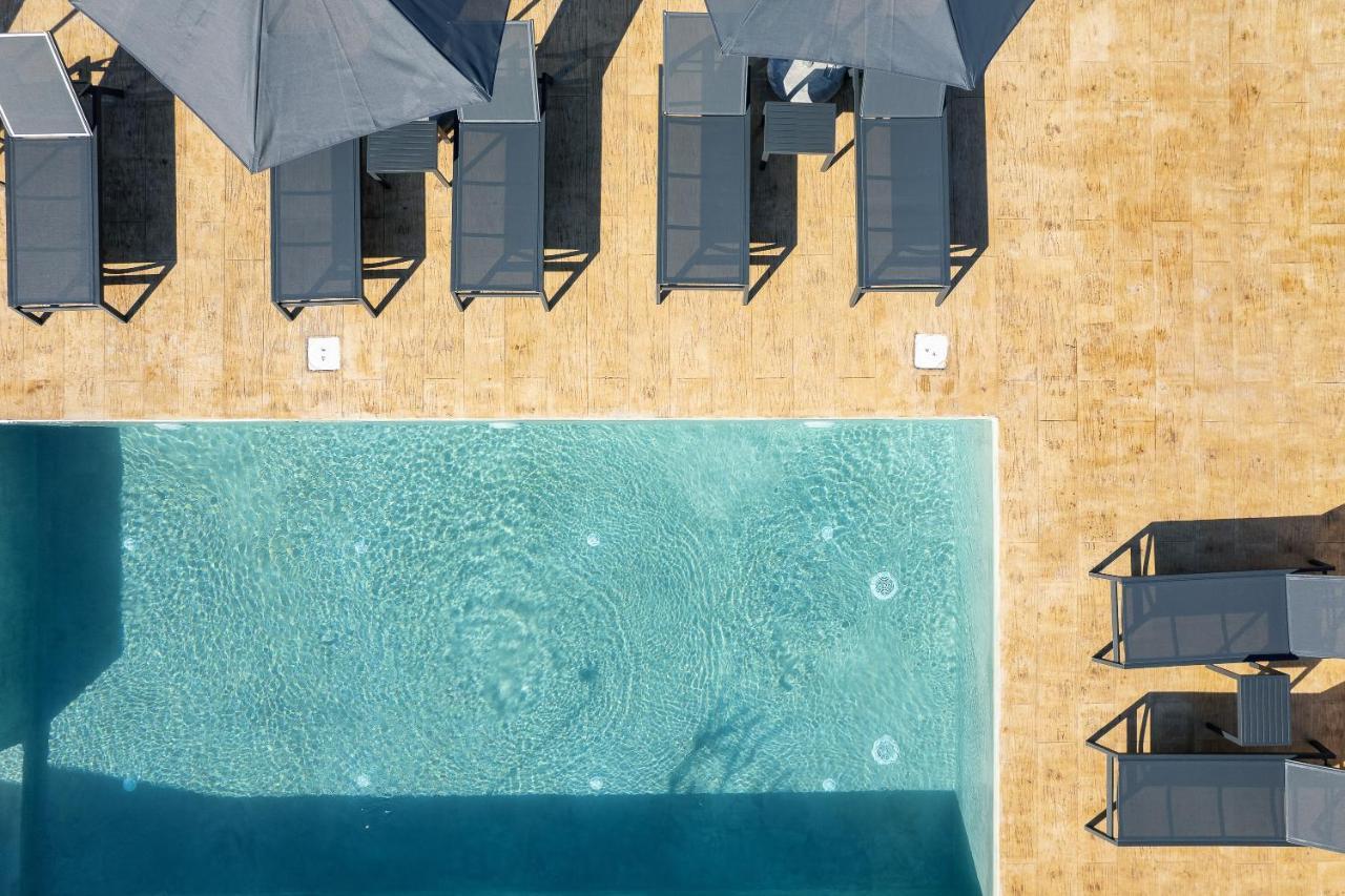 Pietra Di Mare Aparthotel Petres  Exterior photo